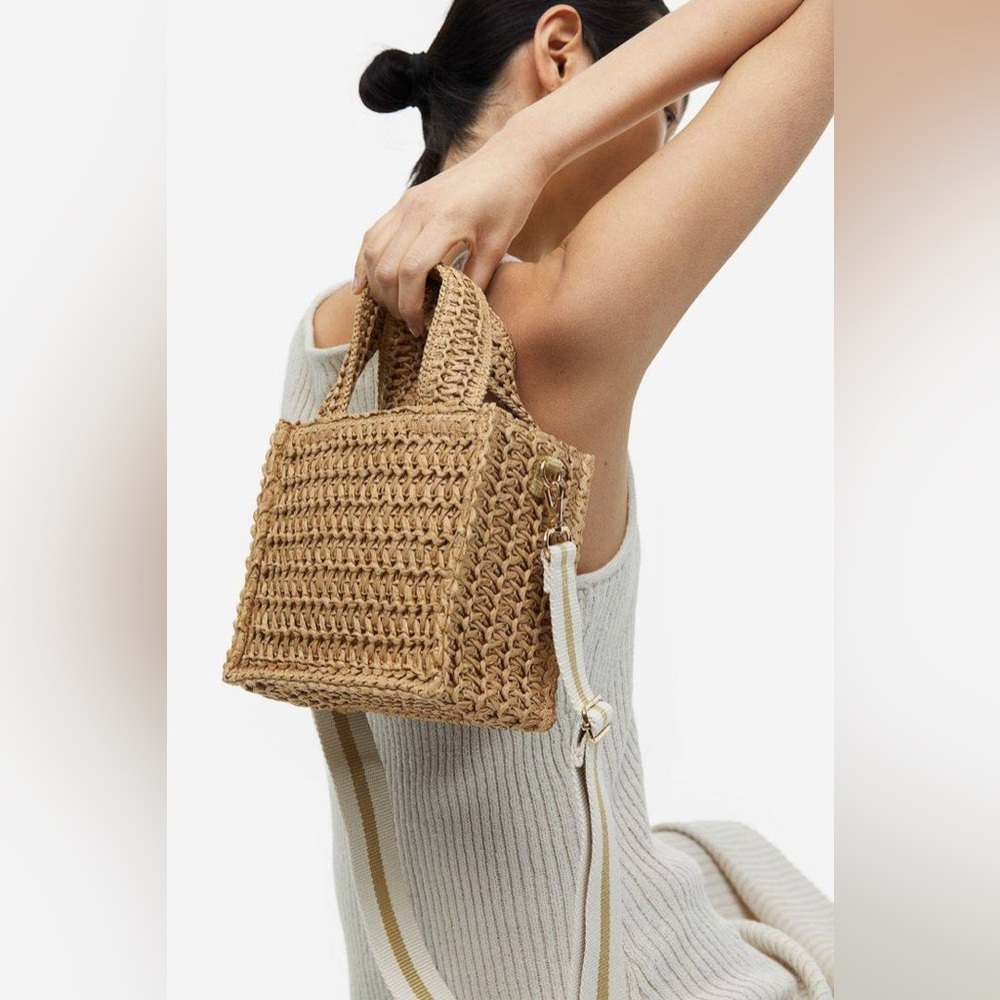 H&M Woven Straw Crossbody Bag in Natural Tan